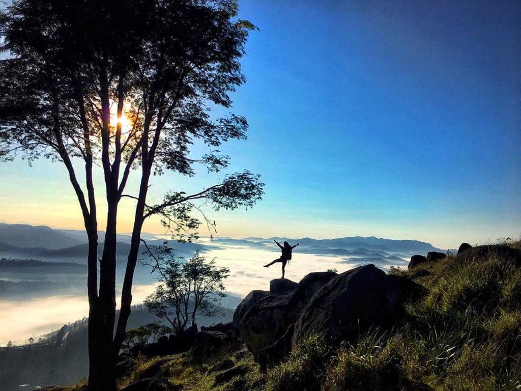 Pico do Olho D'água (nascer do sol e mar de nuvens - 1.180m)